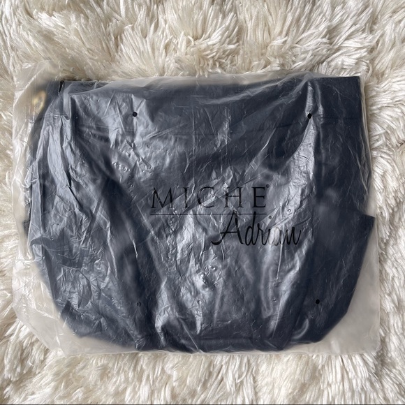 New MICHE Adrian Fringe Tassel Shell Clutch Bag Black NWT - Picture 4 of 5